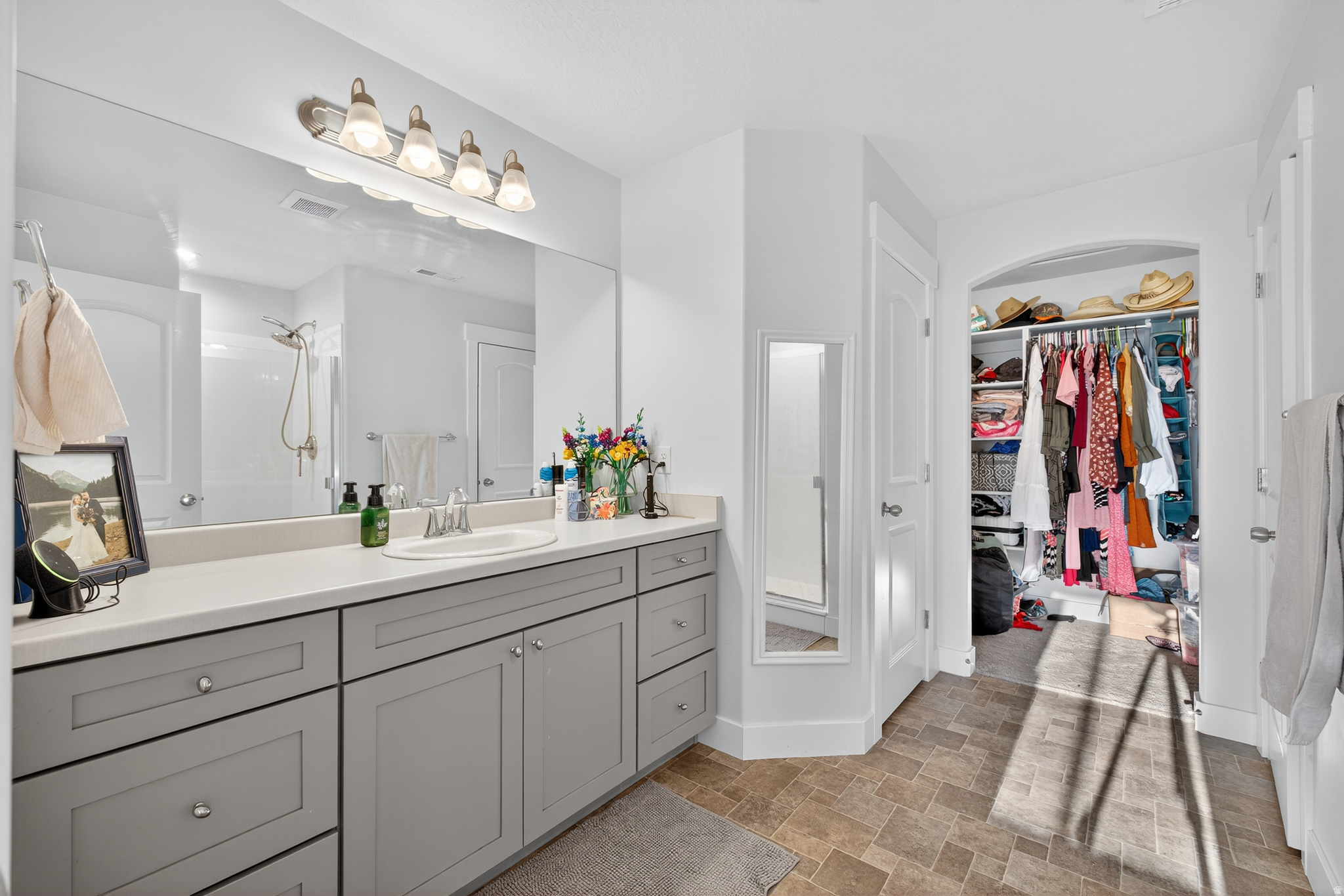 BRINGHURST STATION - Residential