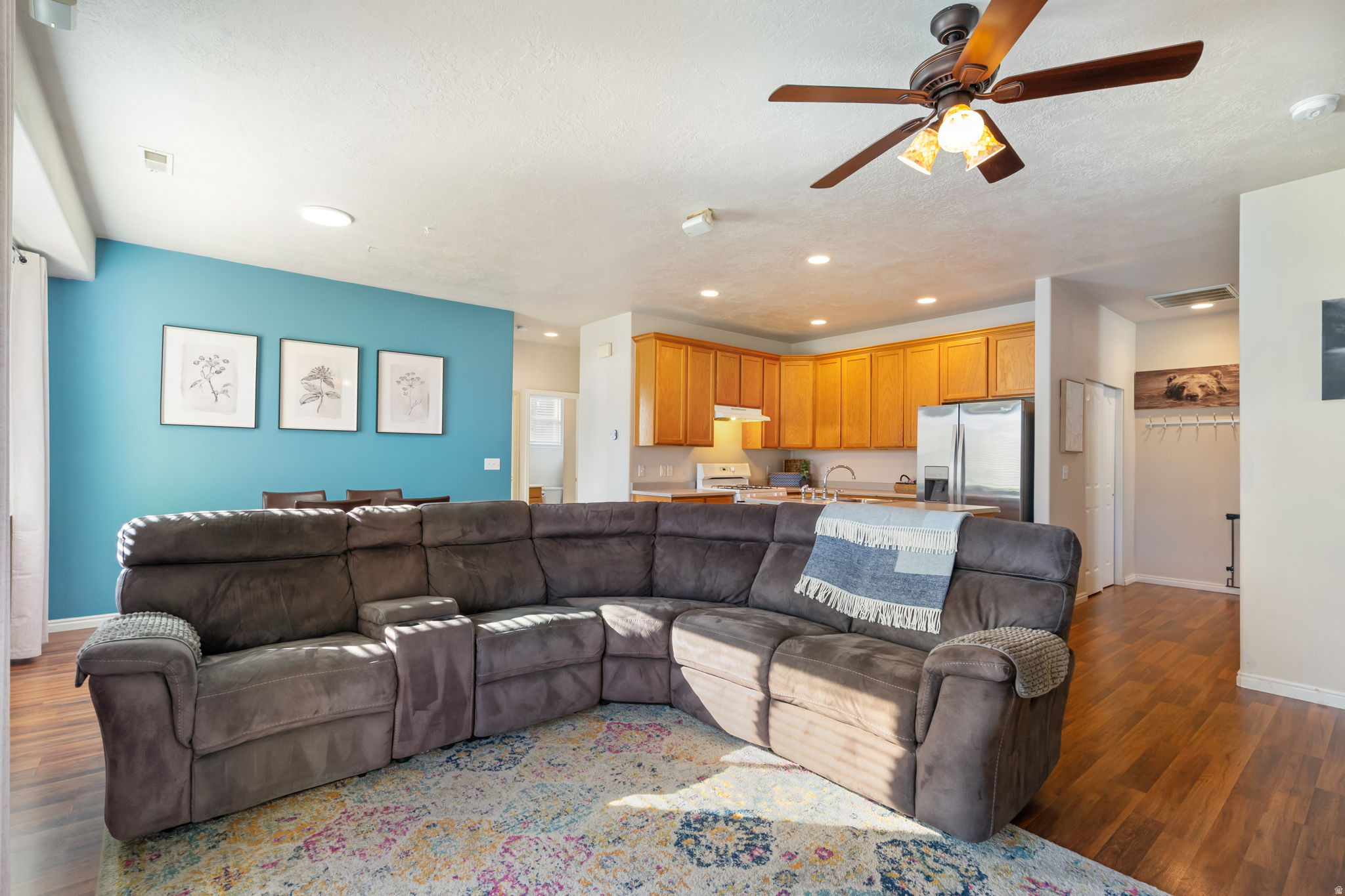 HUNTER VILLAGE - Residential