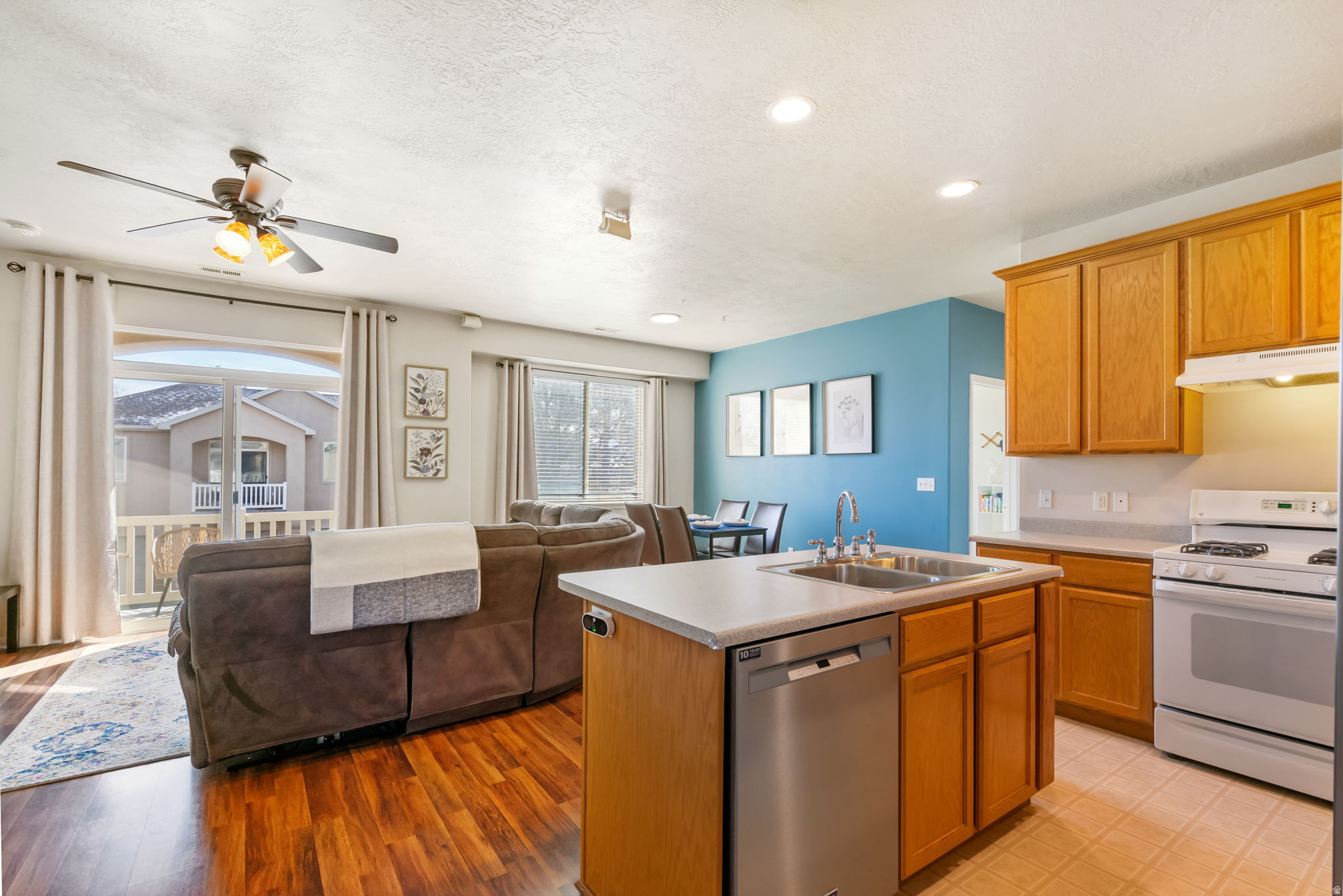 HUNTER VILLAGE - Residential