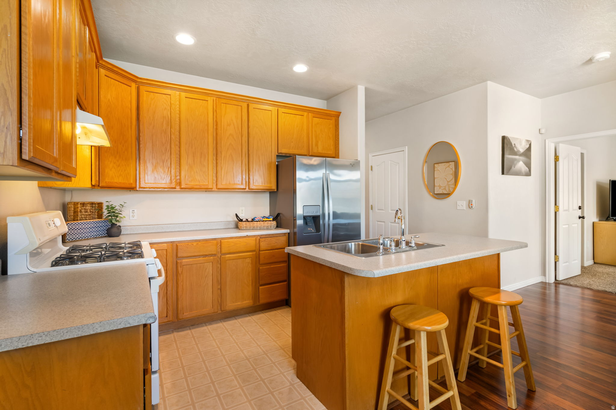 HUNTER VILLAGE - Residential