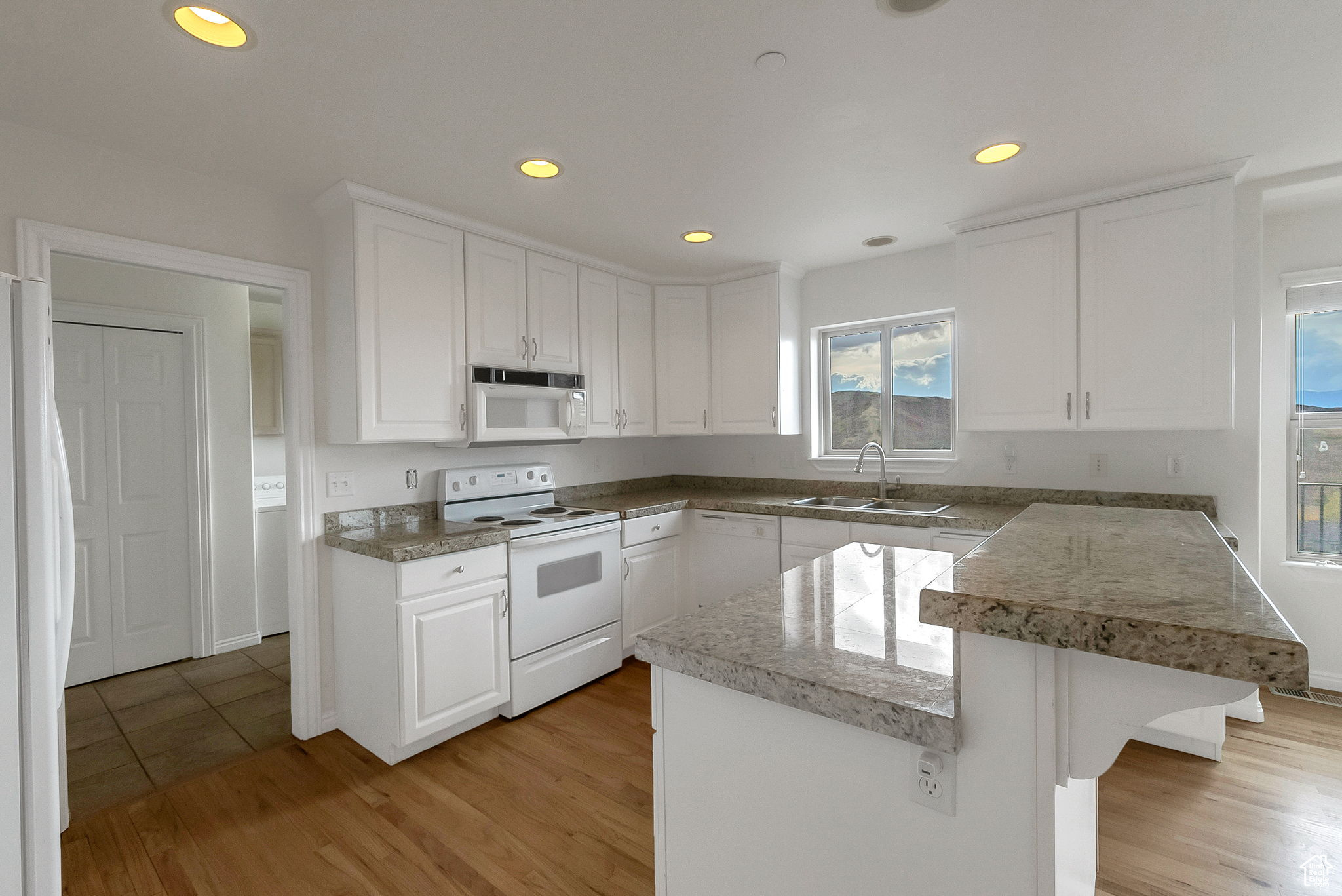 OAK VISTA 4 AT SUNCREST - Residential