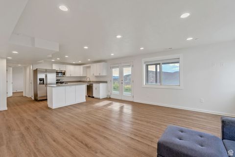 Tiny photo for 1871 E VISTA RIDGE CT, Draper (UT Cnty), UT 84020 (MLS # 2117928)