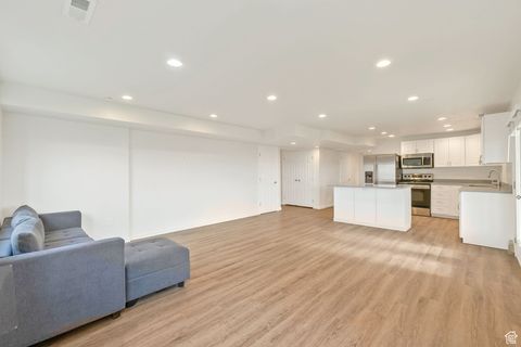 Tiny photo for 1871 E VISTA RIDGE CT, Draper (UT Cnty), UT 84020 (MLS # 2117928)