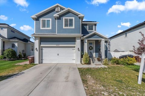 Photo of 4459 E PINE HOLLOW DR, Eagle Mountain, UT 84005 (MLS # 2125500)