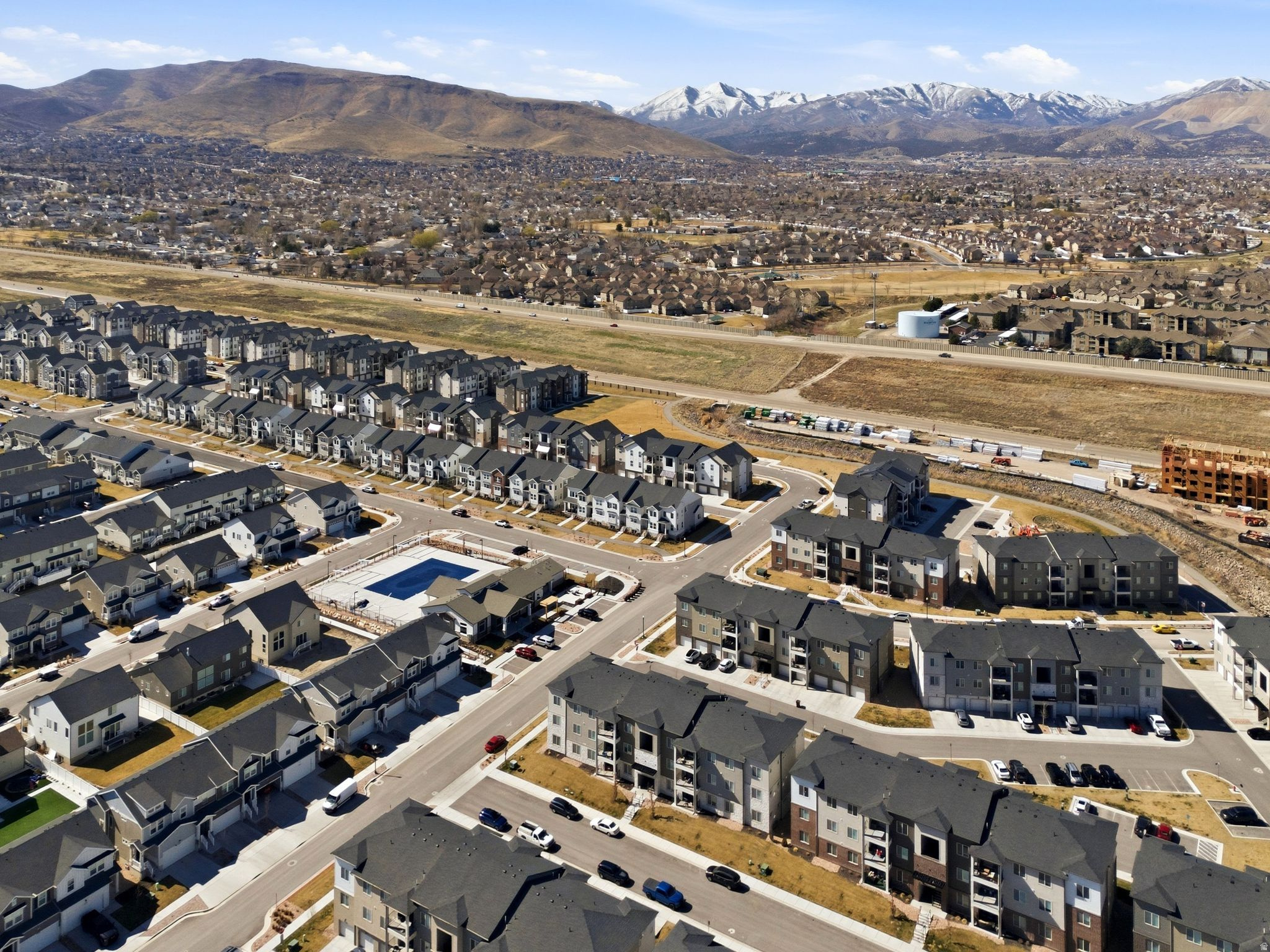 MOUNTAIN RIDGE - Residential