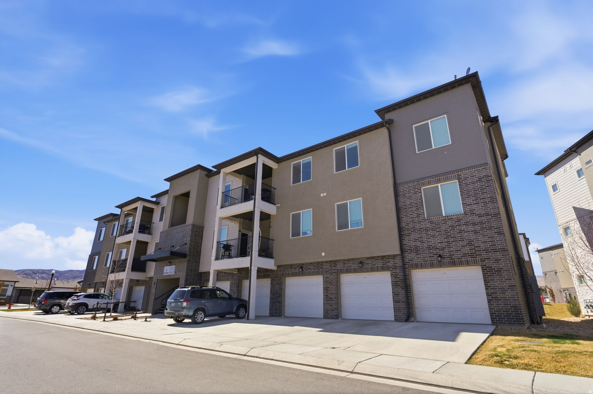 MOUNTAIN RIDGE - Residential