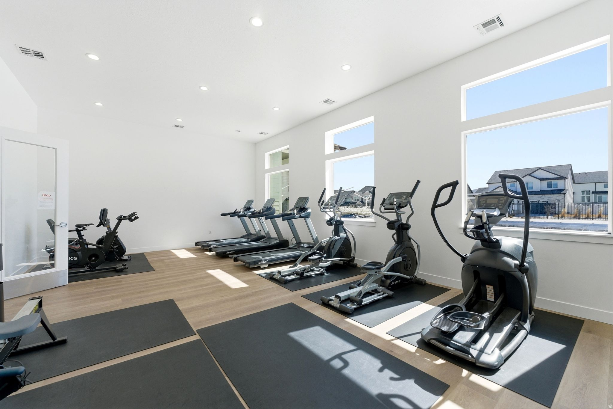 MOUNTAIN RIDGE - Residential