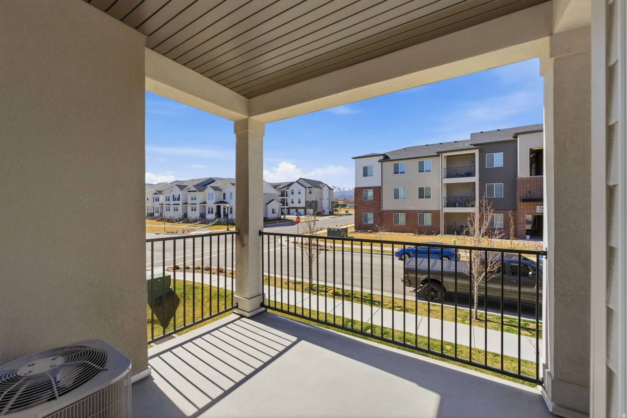 MOUNTAIN RIDGE - Residential