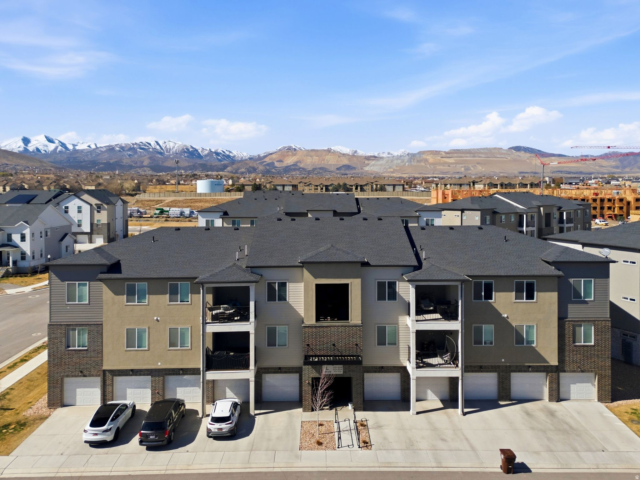 MOUNTAIN RIDGE - Residential