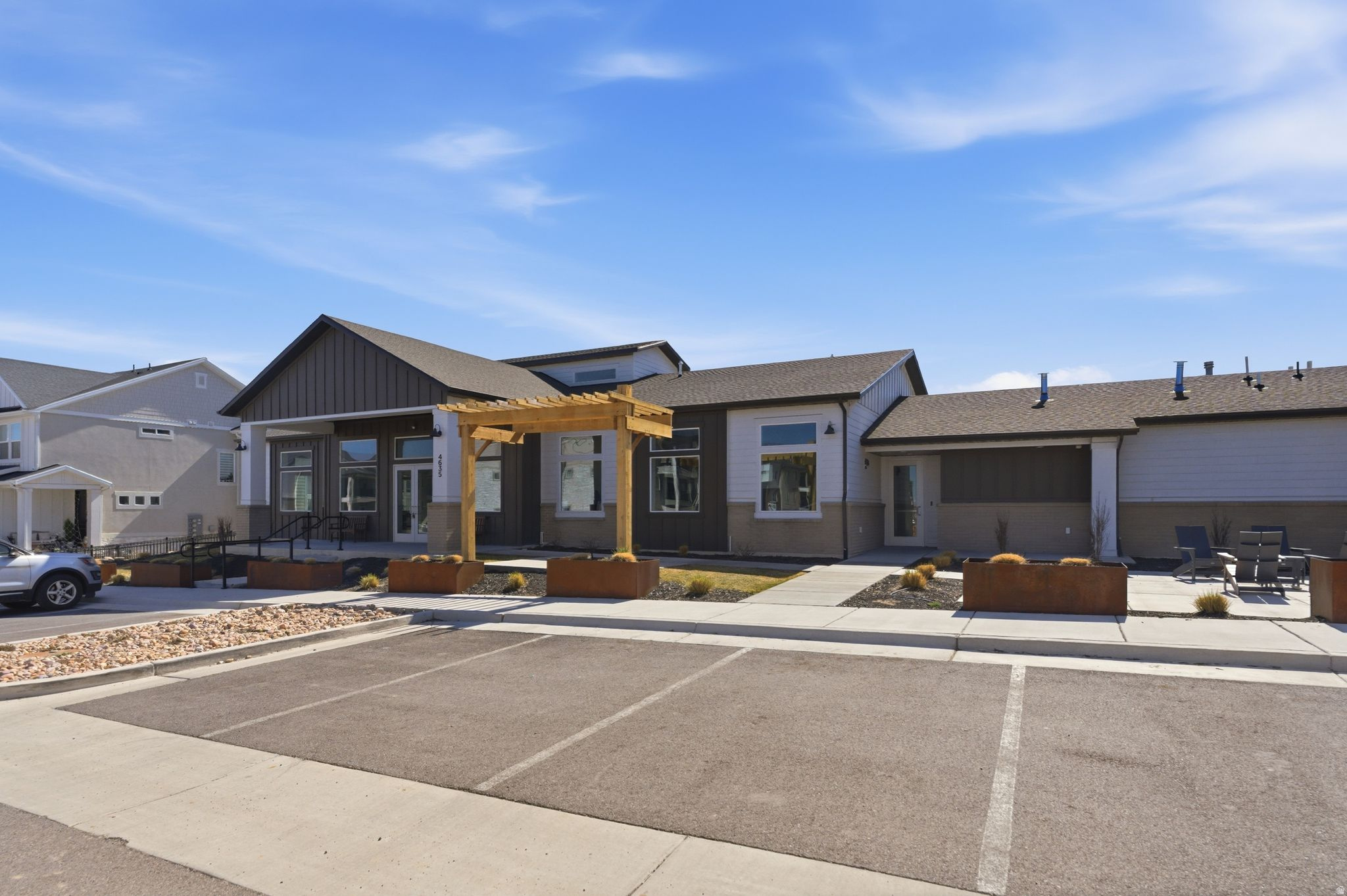 MOUNTAIN RIDGE - Residential