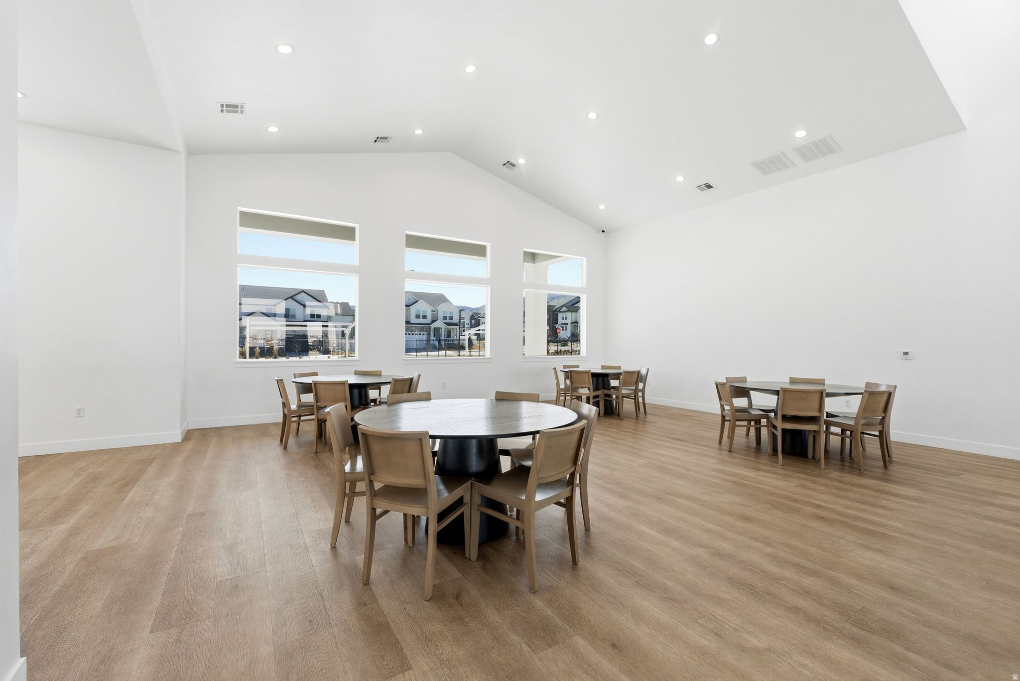 MOUNTAIN RIDGE - Residential