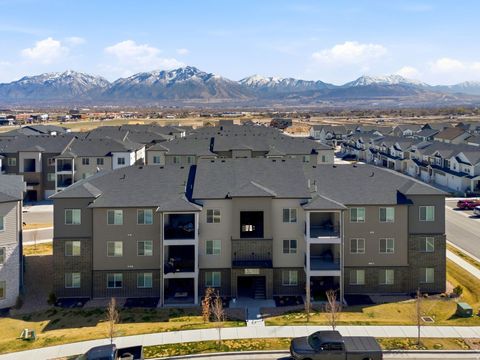 Photo of 13528 S COMMODUS DR W #L202, Riverton, UT 84096 (MLS # 2142911)