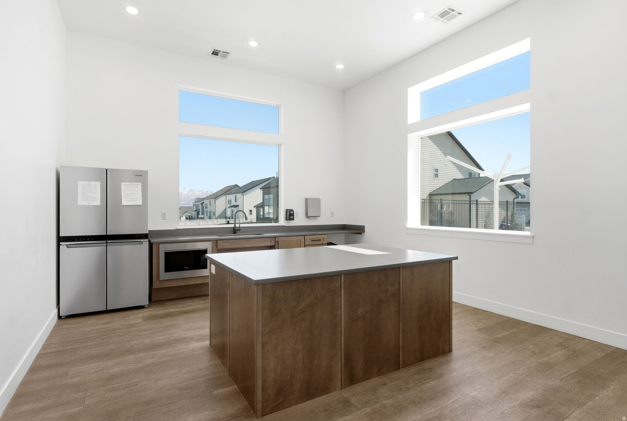 MOUNTAIN RIDGE - Residential