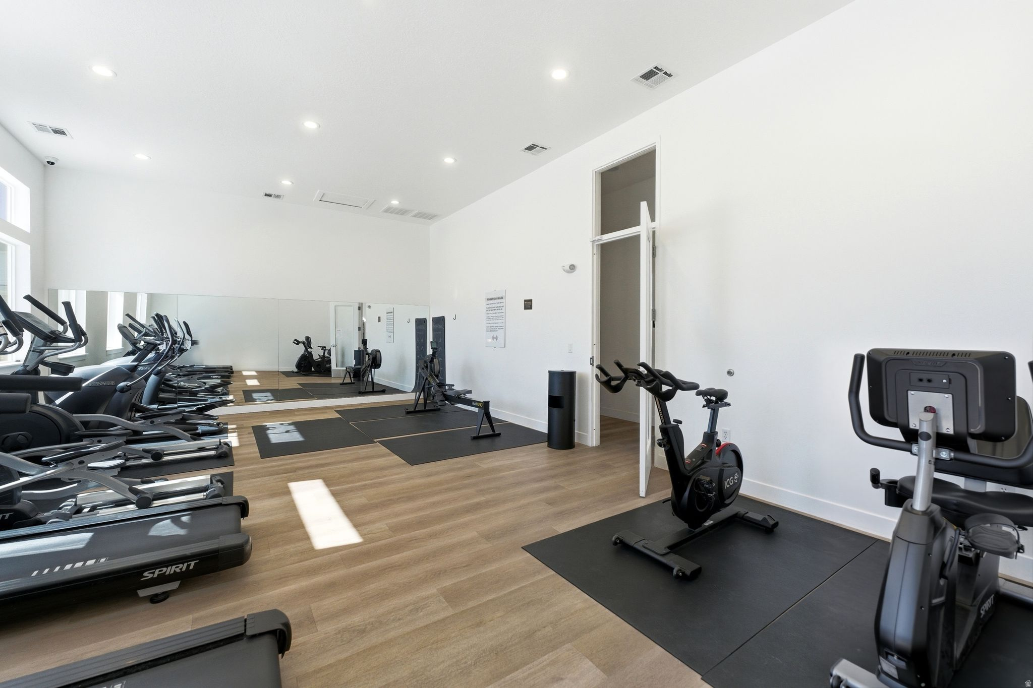 MOUNTAIN RIDGE - Residential