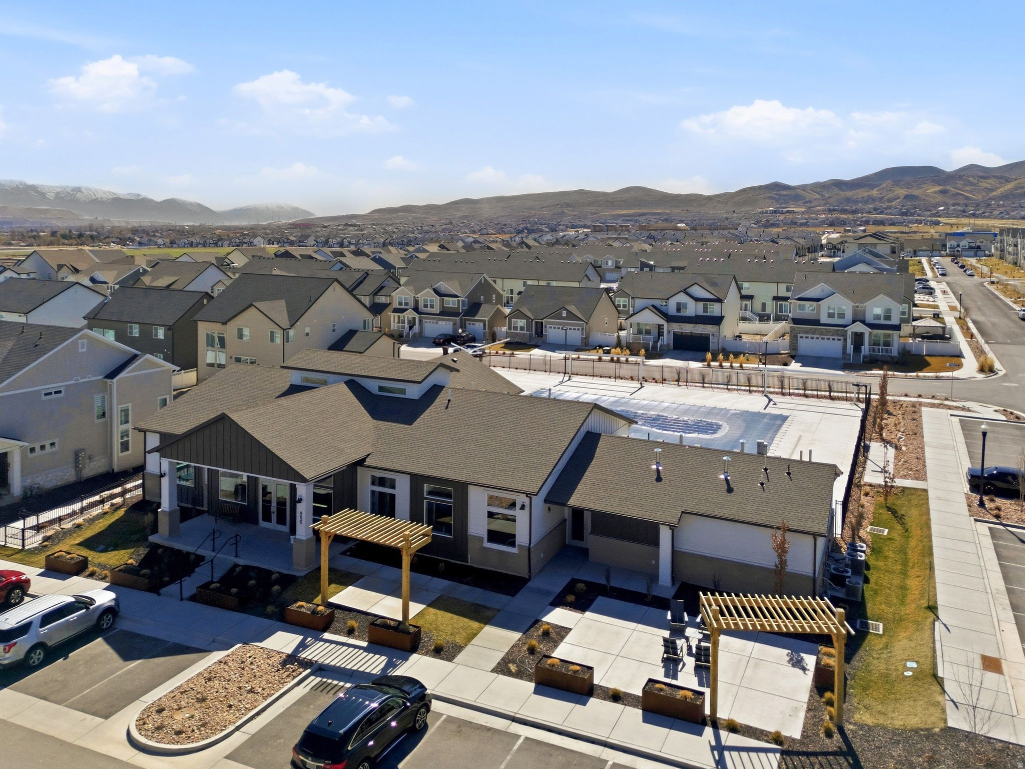 MOUNTAIN RIDGE - Residential