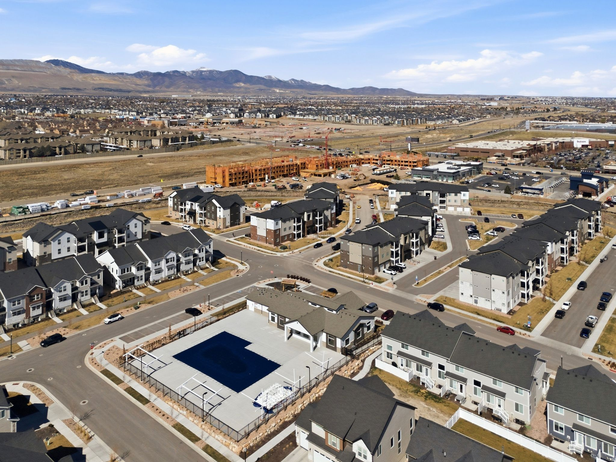 MOUNTAIN RIDGE - Residential