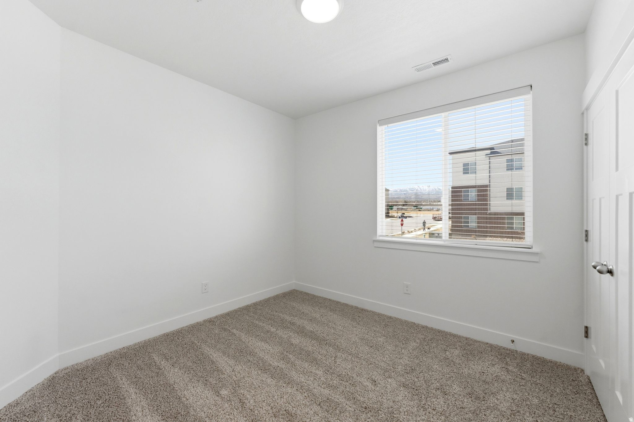 MOUNTAIN RIDGE - Residential