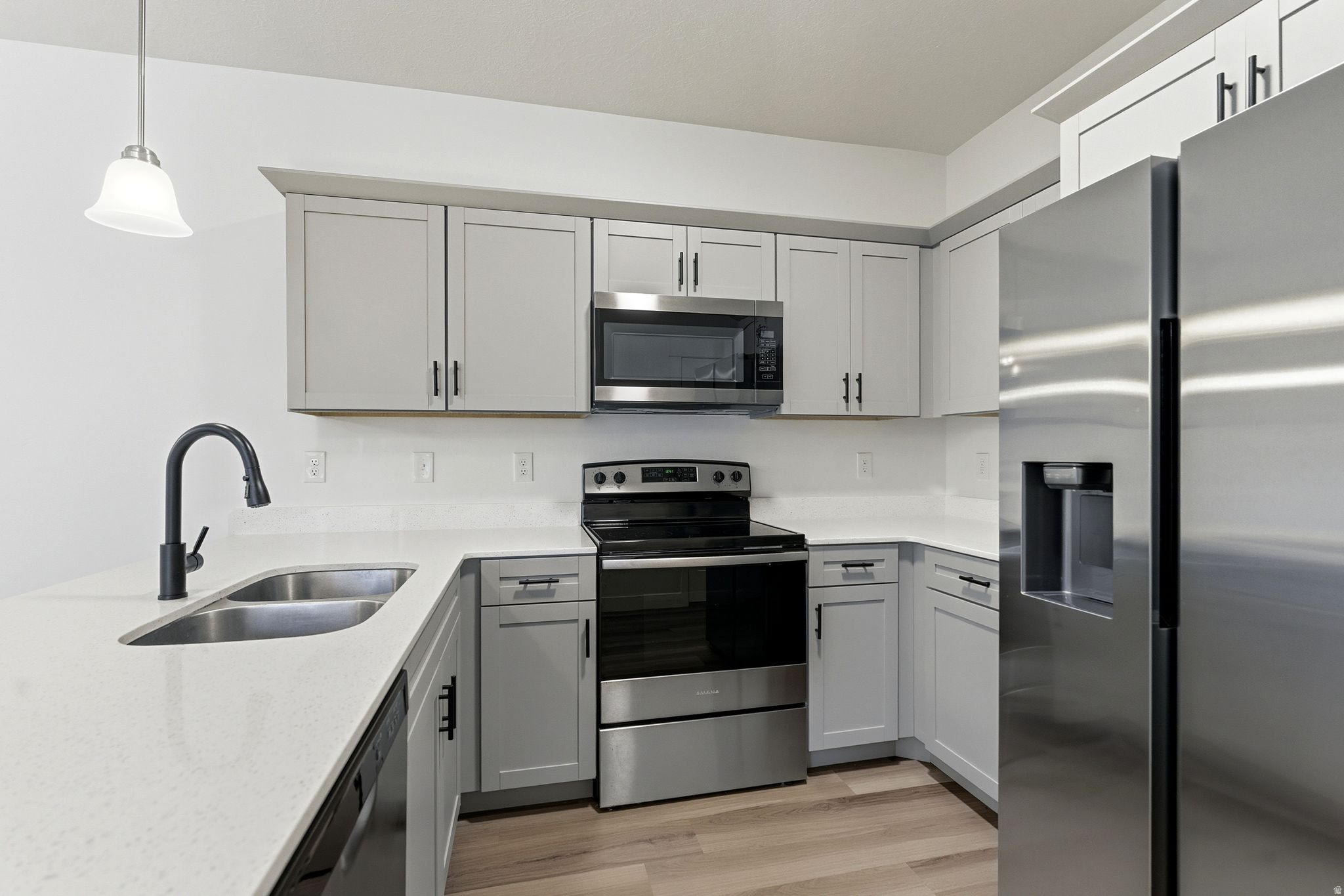 MOUNTAIN RIDGE - Residential