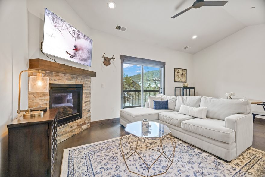 Experience elevated mountain living in this beautifully furnished, one-bedroom condo at Black Rock Ridge, ideally located minutes from Park City, Deer Valley, and Jordanelle Reservoir. This turnkey retreat offers luxury finishes, an open and functional layout, and access to premier resorts. Perfect as a full-time residence, weekend escape, or investment property, with immediate access to world-class skiing, hiking, biking, boating, and endless four-season recreation. Enjoy the convenience of mountain living with quick access to Main Street Park City and Salt Lake International Airport.