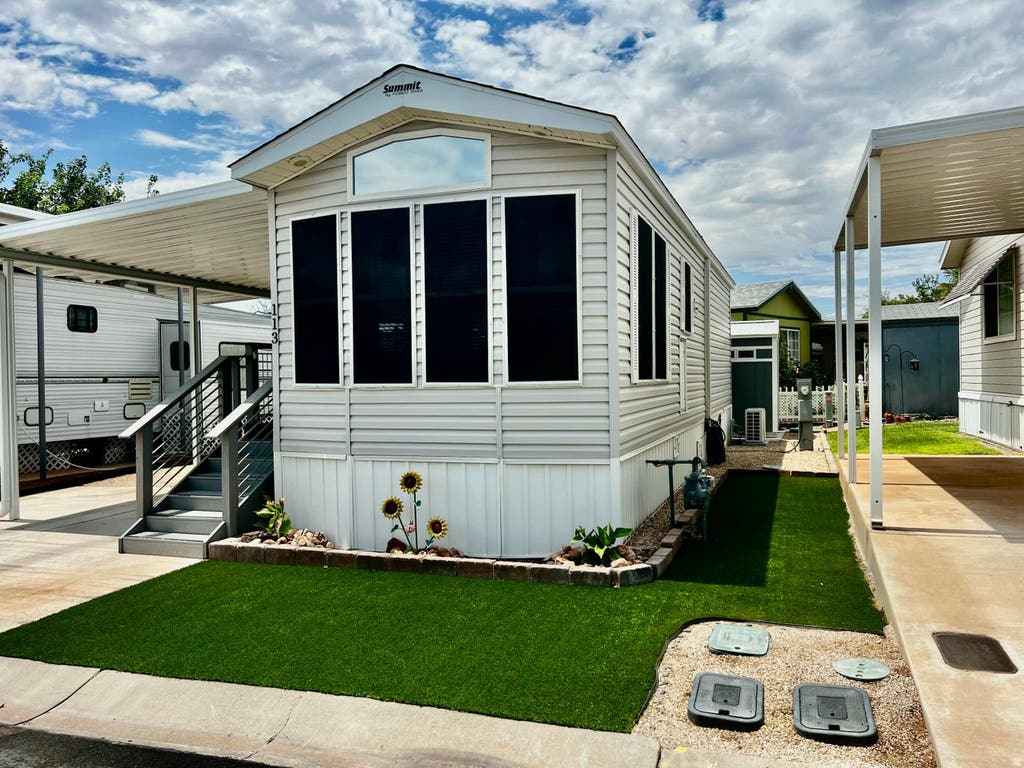 Photo of 448 E TELEGRAPH ST #113, Washington, UT 84780 (MLS # 2180381)