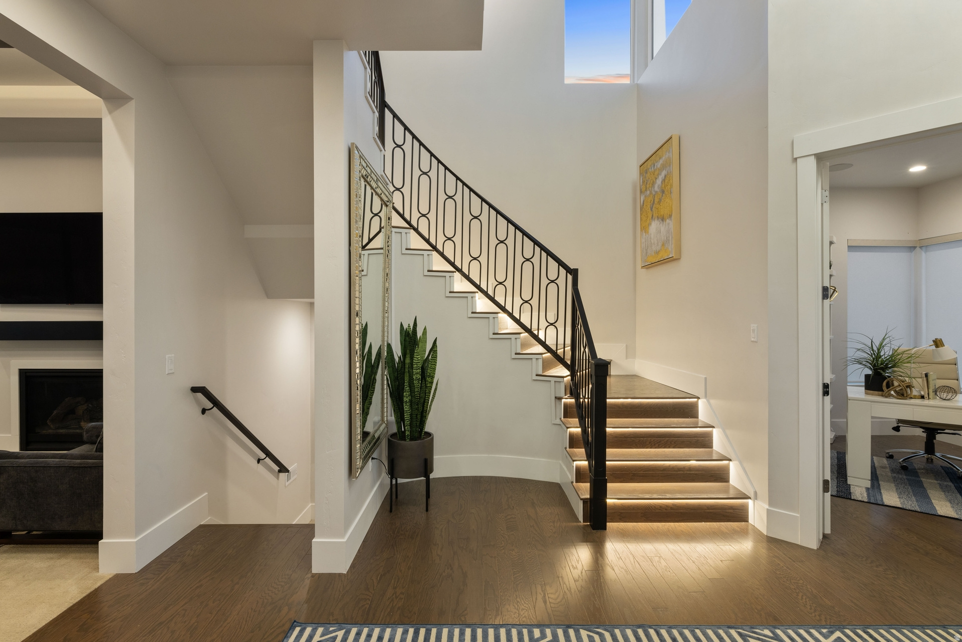 CANYON POINT - Residential