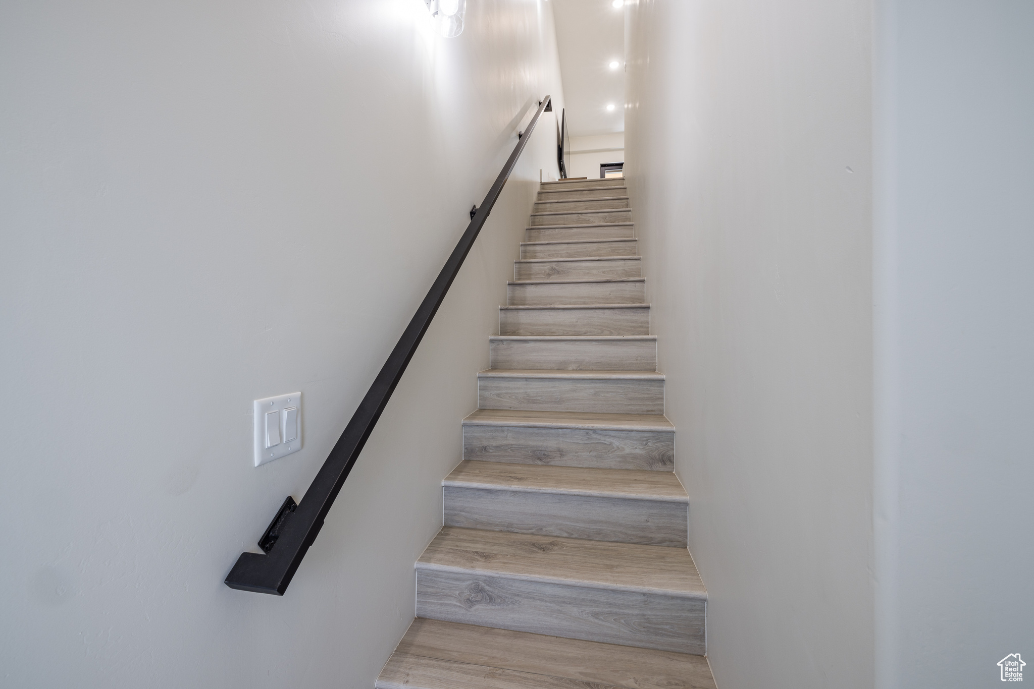 COTTONWOOD CONDOS - Residential