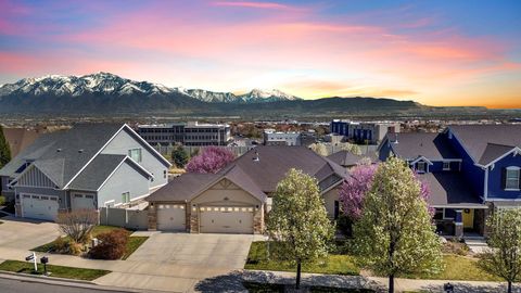 Tiny photo for 11173 S HAMPTON WAY W, South Jordan, UT 84009 (MLS # 2138345)