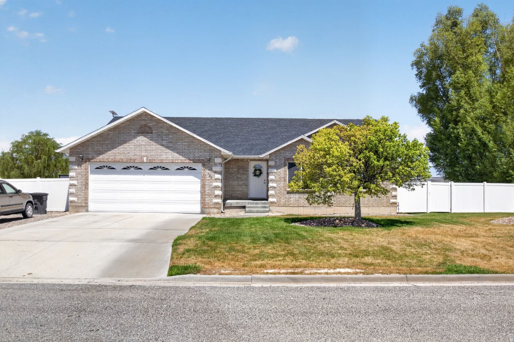 Photo of 465 E 400 S, Centerfield, UT 84622 (MLS # 2174564)