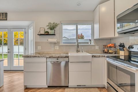 Tiny photo for 975 E 2125 N, Lehi, UT 84043 (MLS # 2119970)