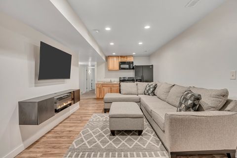 Tiny photo for 975 E 2125 N, Lehi, UT 84043 (MLS # 2119970)