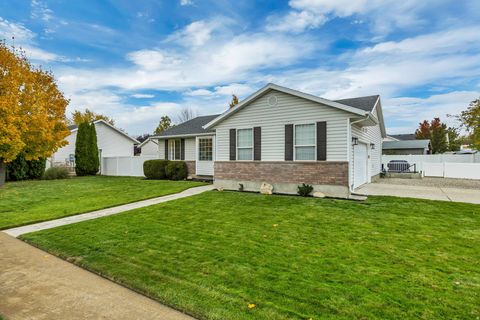 Tiny photo for 975 E 2125 N, Lehi, UT 84043 (MLS # 2119970)