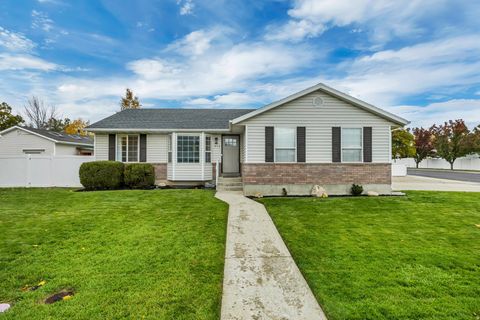Tiny photo for 975 E 2125 N, Lehi, UT 84043 (MLS # 2119970)