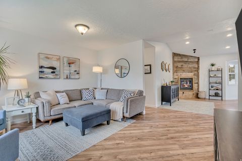Tiny photo for 975 E 2125 N, Lehi, UT 84043 (MLS # 2119970)