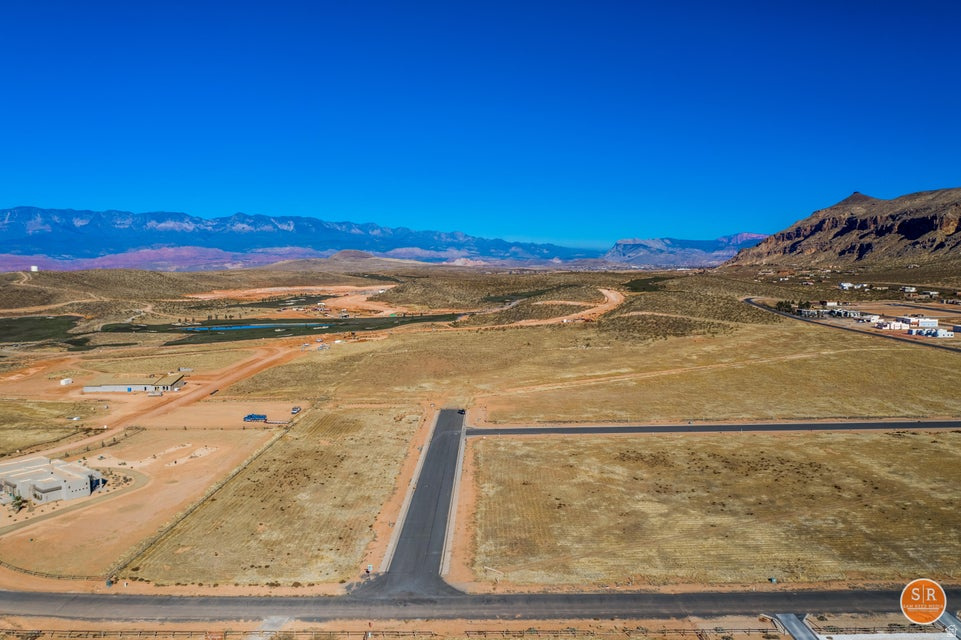 COPPER CLIFFS - Land