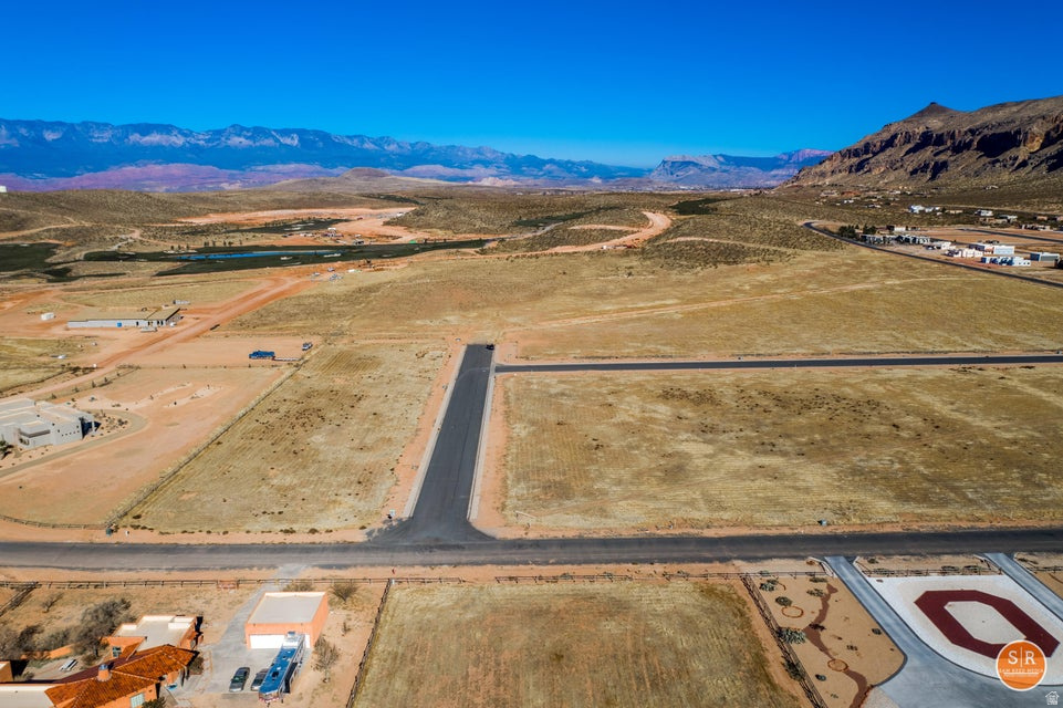 COPPER CLIFFS - Land