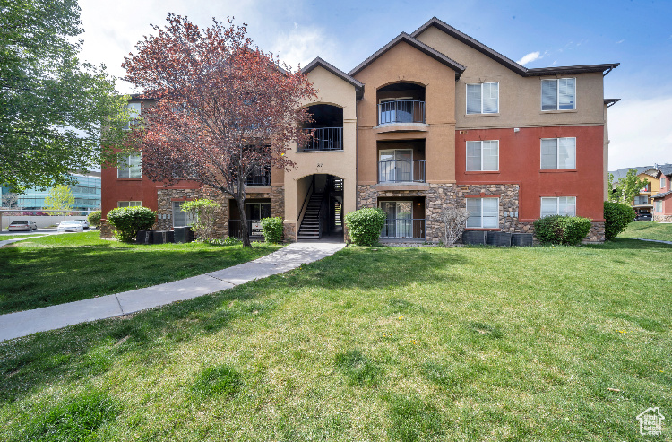 VILLAS AT MAPLEWOOD - Residential