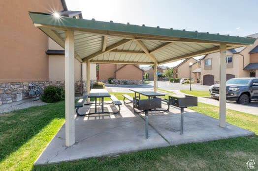 VILLAS AT MAPLEWOOD - Residential