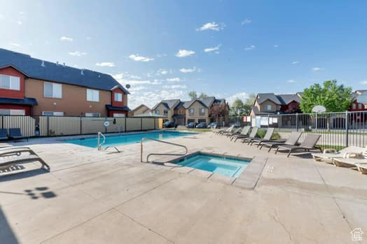 VILLAS AT MAPLEWOOD - Residential