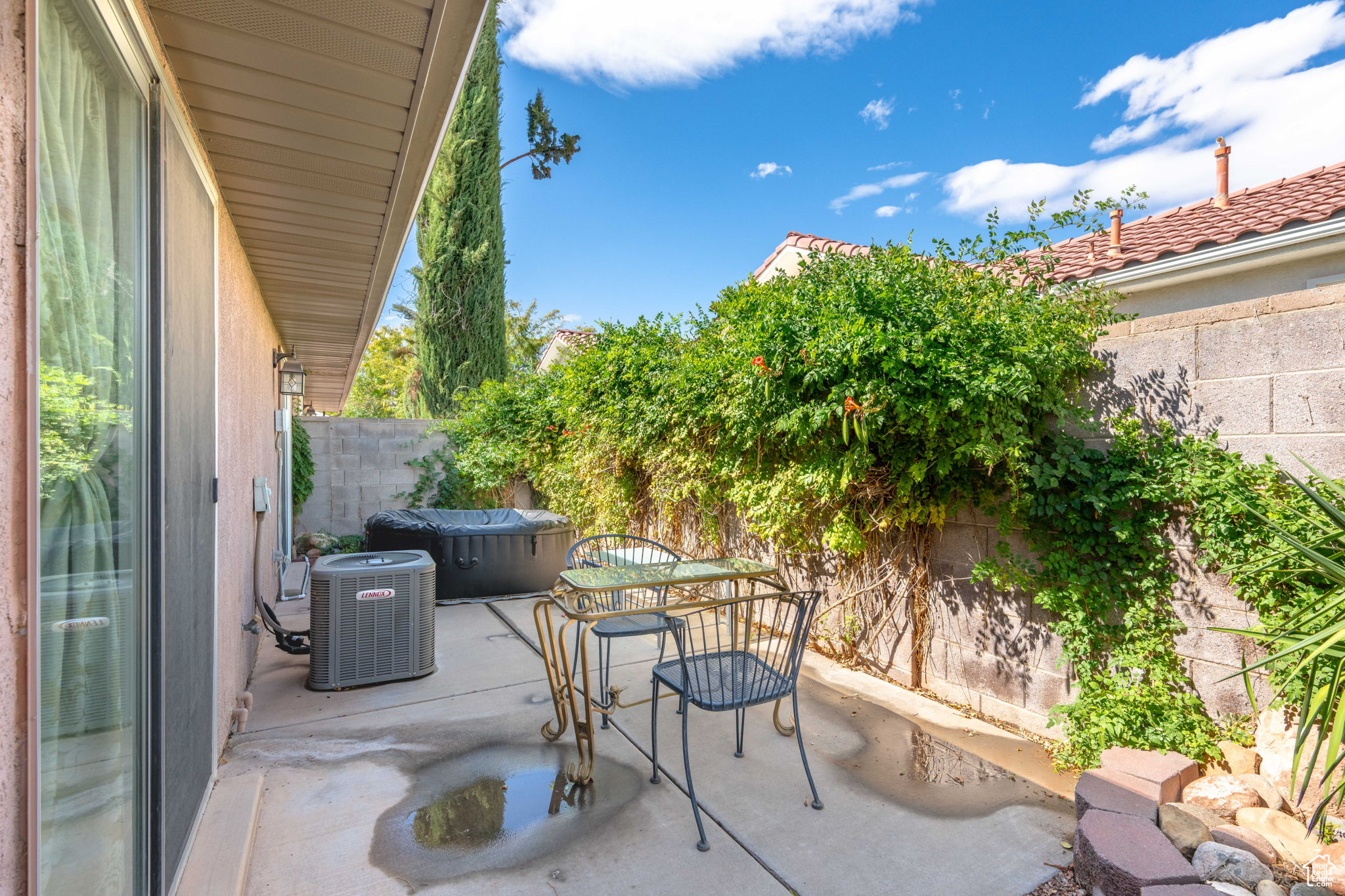 COTTAGES NORTH - Residential