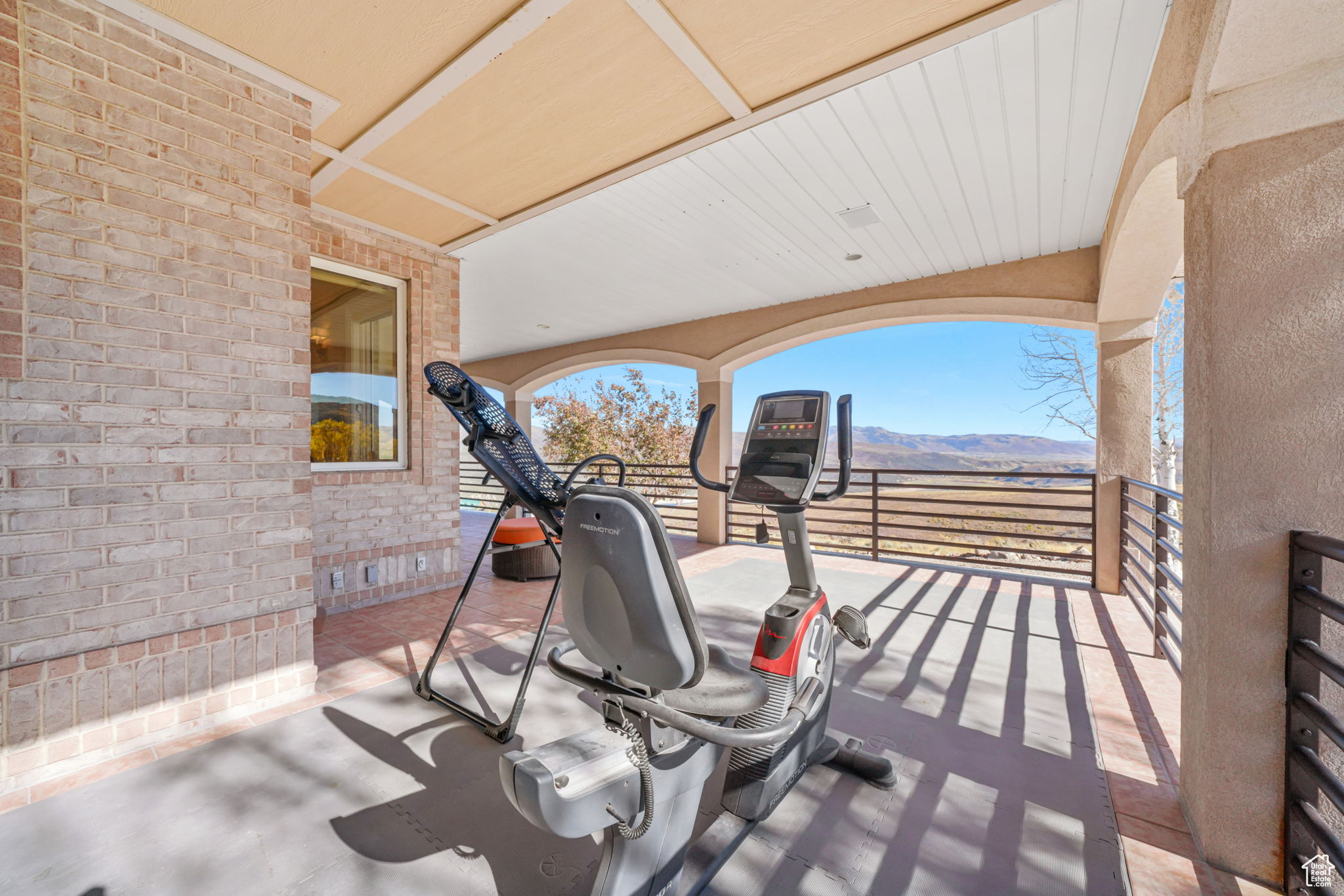 DEER HAVEN AT BRIDGE HOLLOW - Residential