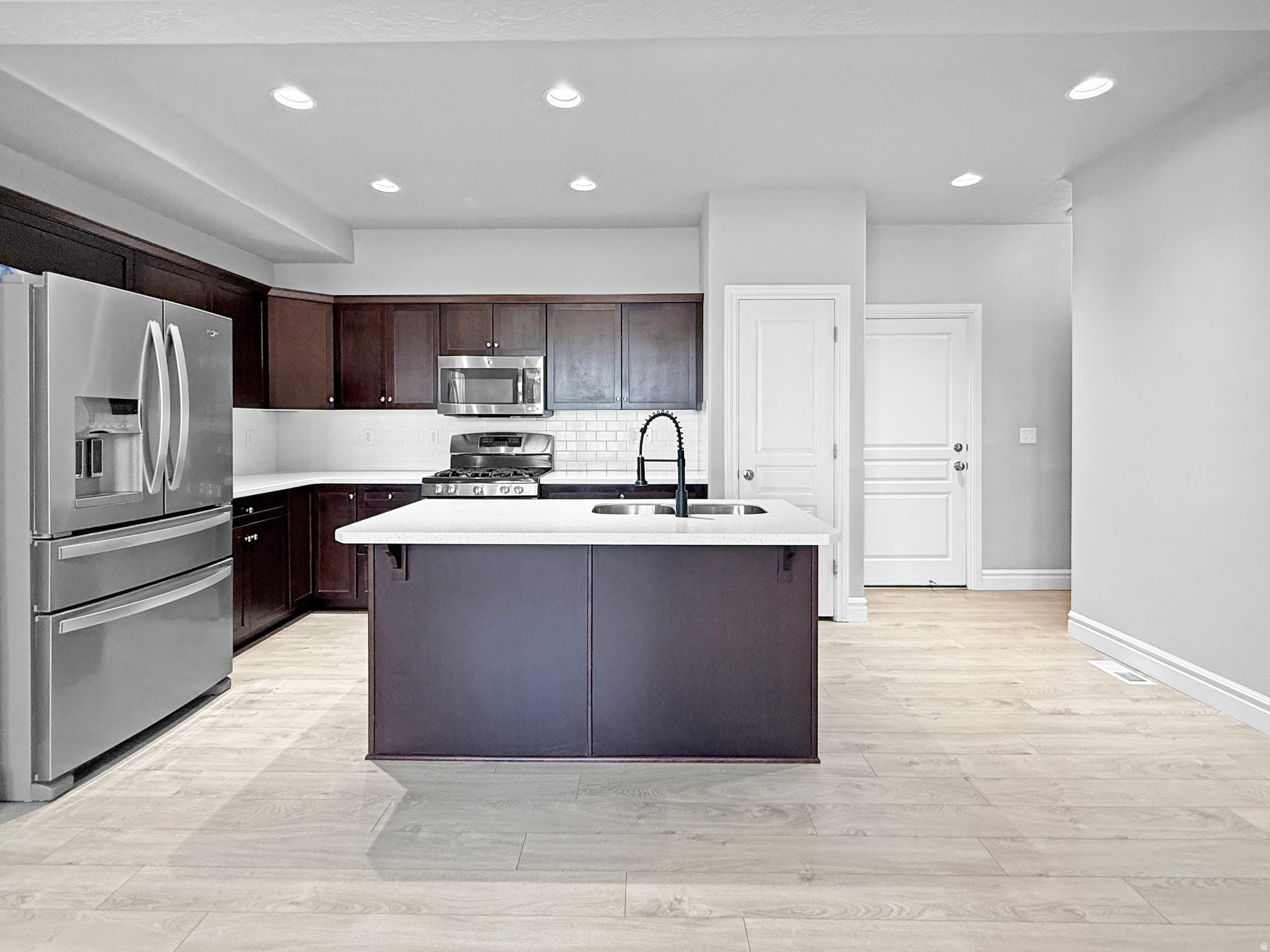 YALECREST - Residential