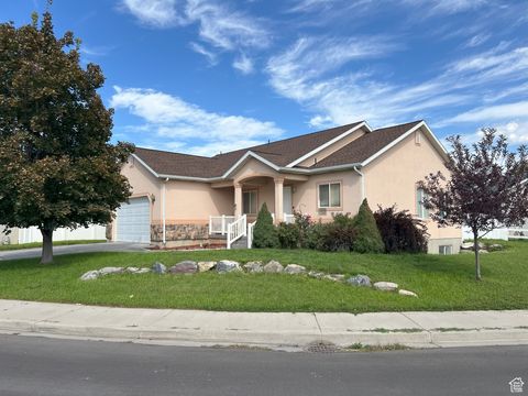 Tiny photo for 598 W SADDLEBROOK DR, Payson, UT 84651 (MLS # 2114079)
