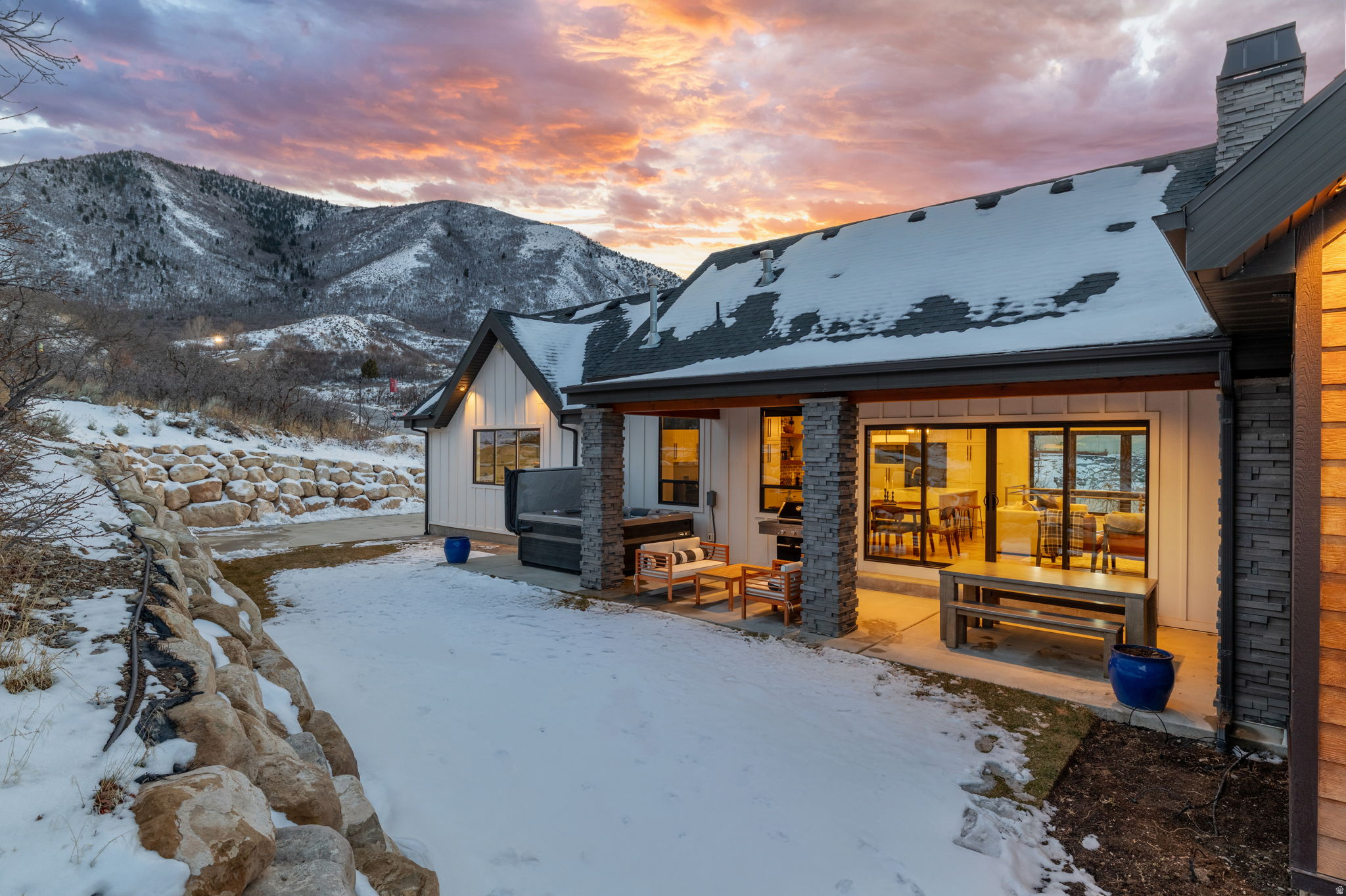 OAKRIDGE COVE - Residential