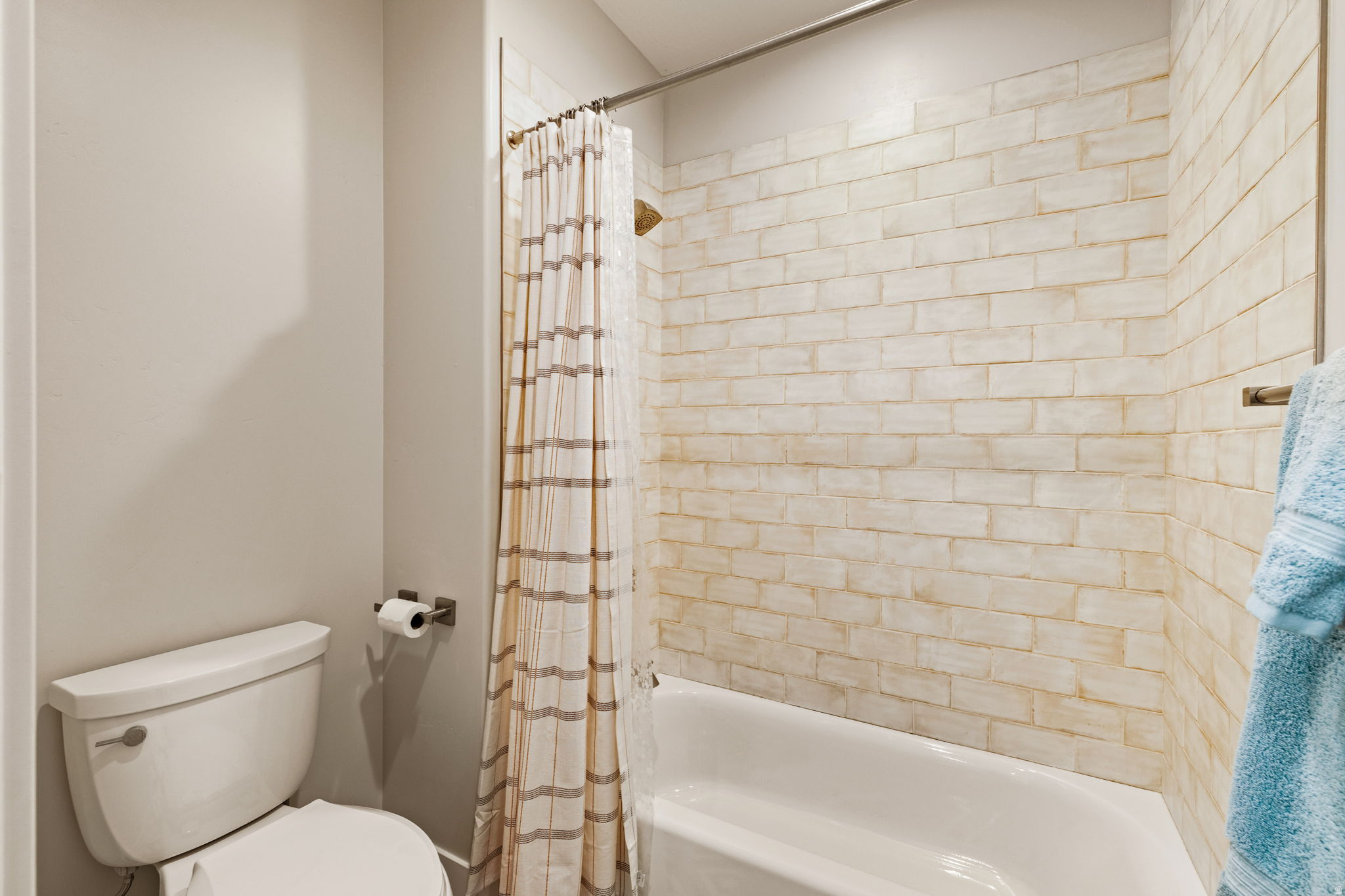 OAKRIDGE COVE - Residential