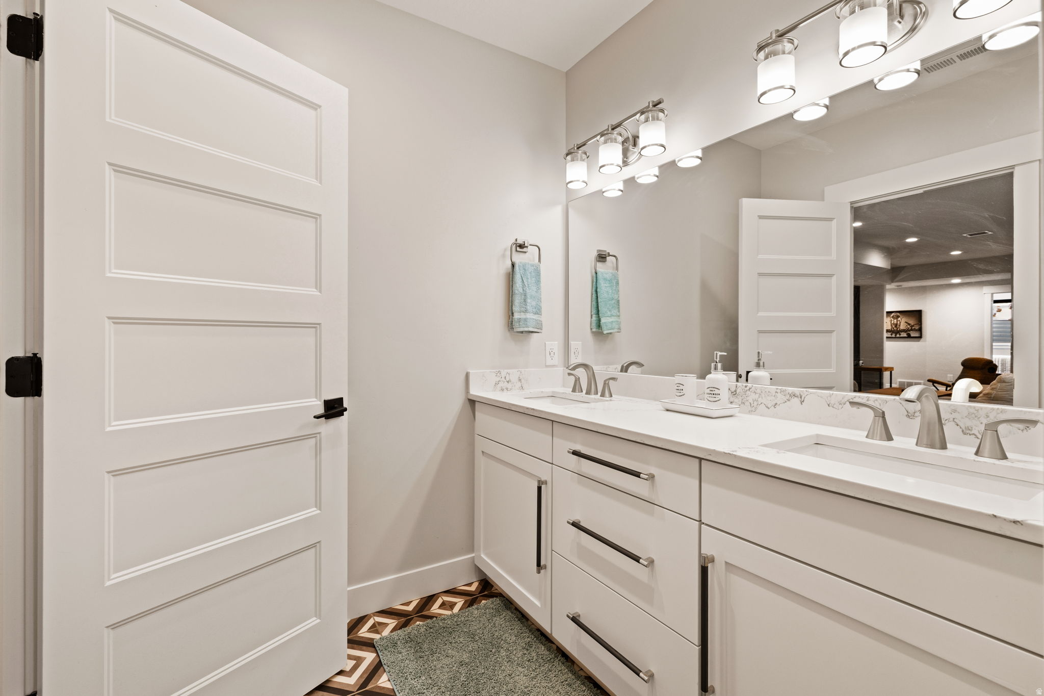 OAKRIDGE COVE - Residential