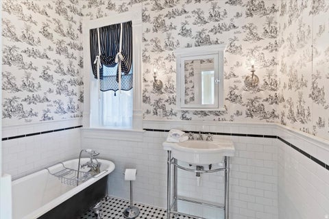 Tiny photo for 42 W CENTER ST, Kaysville, UT 84037 (MLS # 2185067)