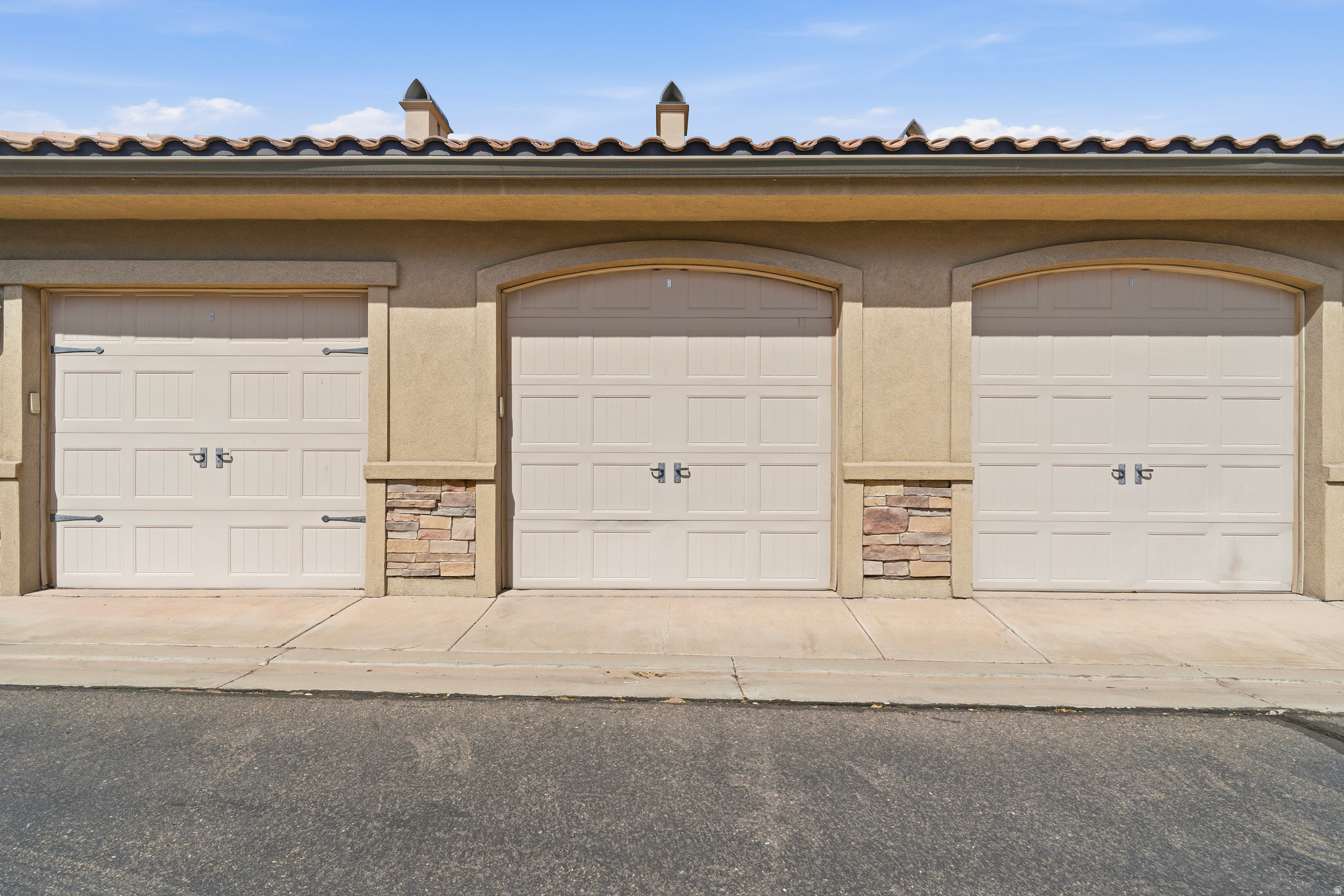 PELICAN HILLS CONDOMINIUMS - Residential
