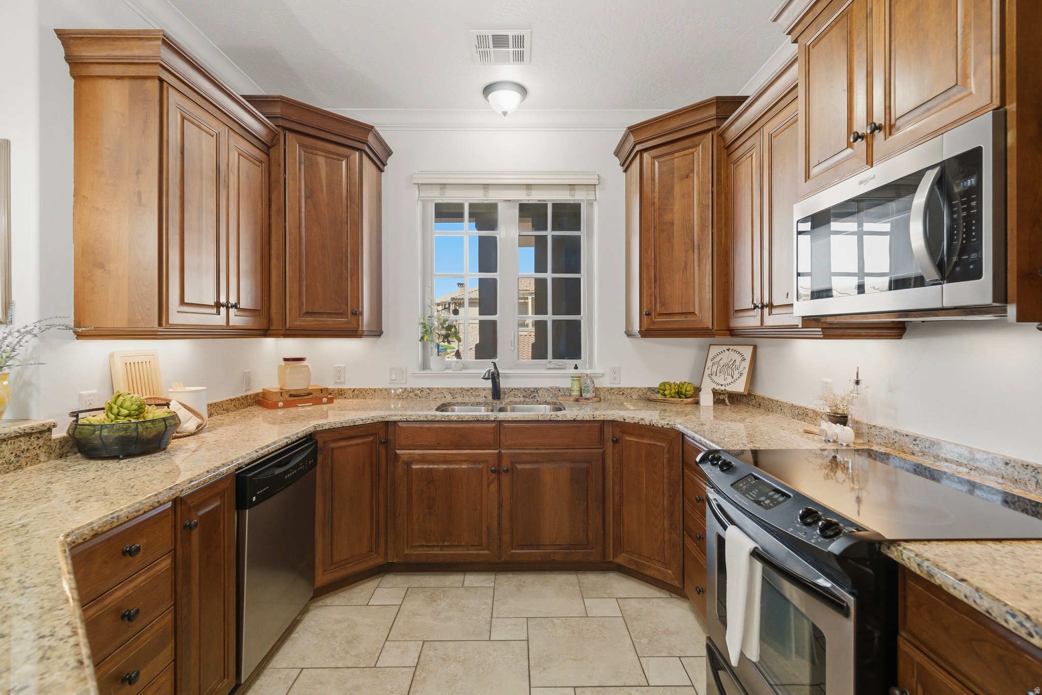 PELICAN HILLS CONDOMINIUMS - Residential