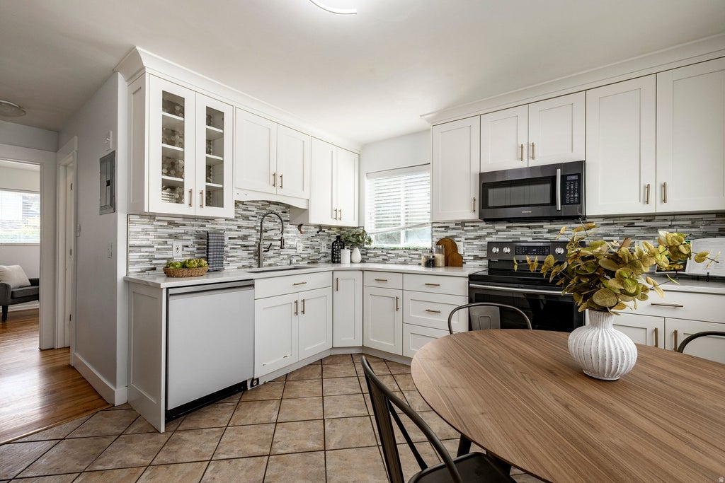 Photo of 2562 E 3210 S, Salt Lake City, UT 84109 (MLS # 2179720)