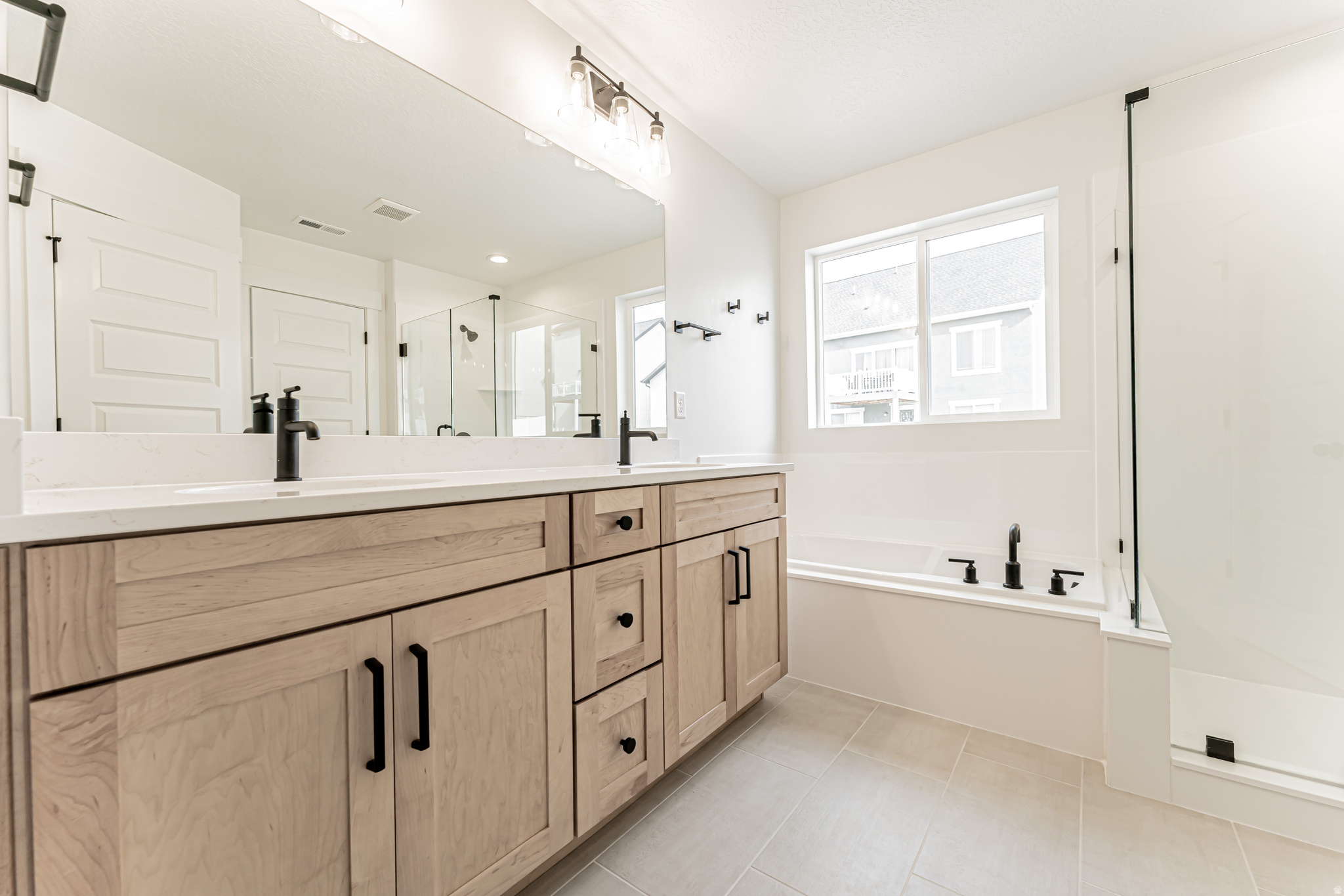 RIDGEHORNE - Residential